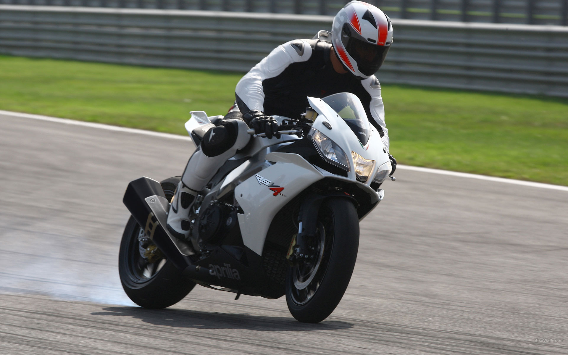 Aprilia RSV 1000 R Factory