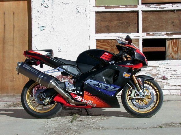 Aprilia RSV 1000 R