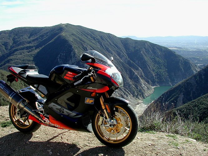 Aprilia RSV 1000 R
