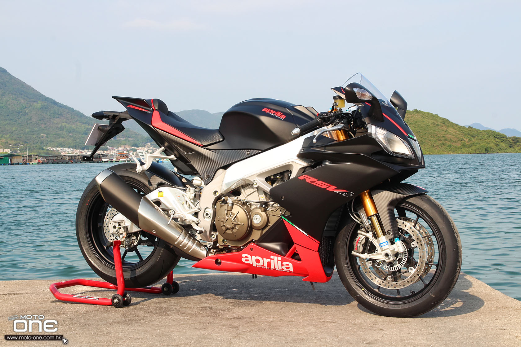 Aprilia RSV 1000 R