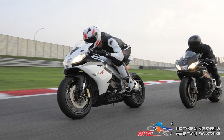 Aprilia RSV 1000R