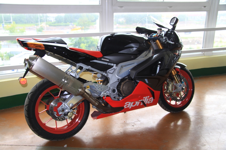 Aprilia RSV Nera