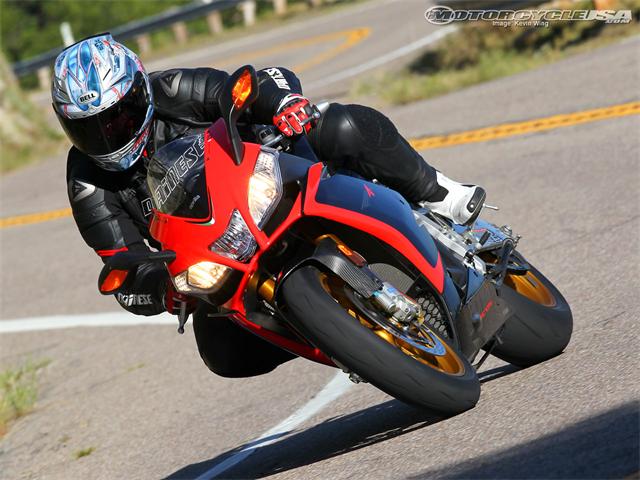 Aprilia RSV4 2014