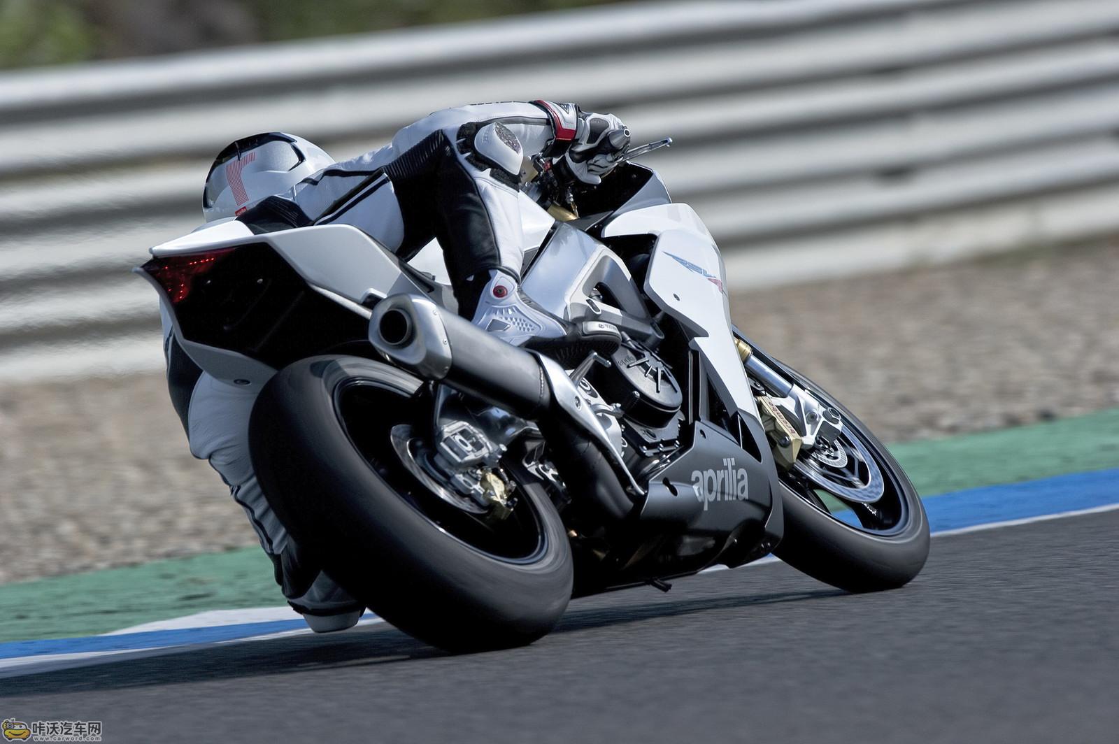 Aprilia RSV4 2014
