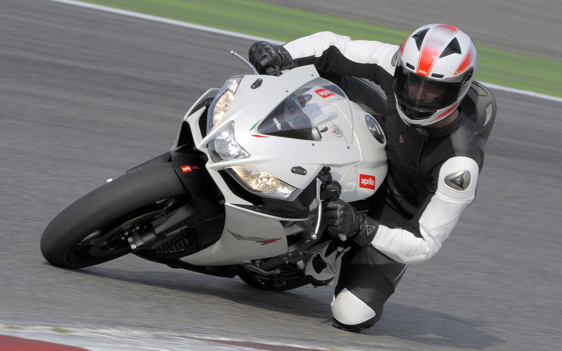 Aprilia RSV4 Custom