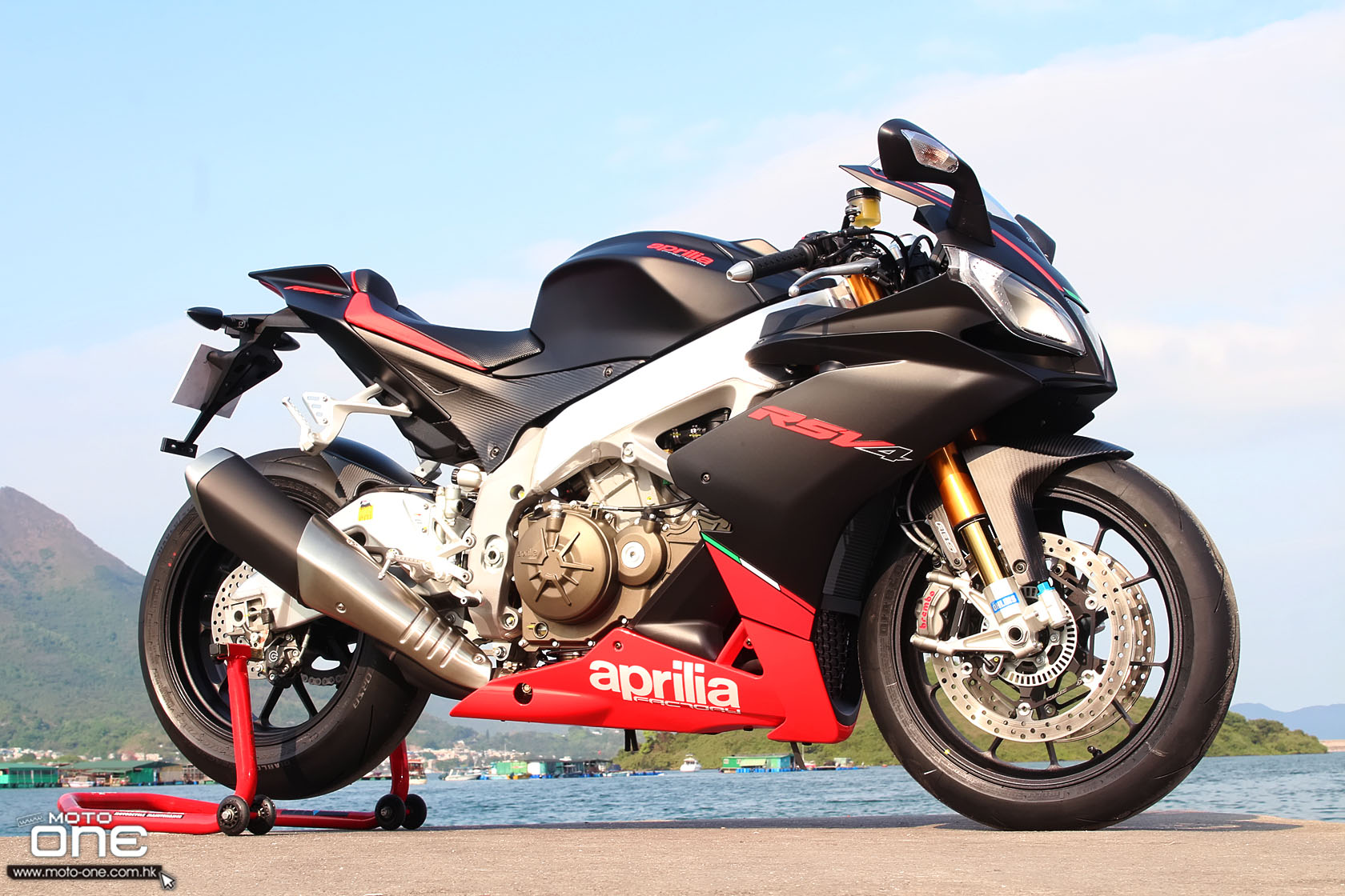 Aprilia RSV4 Factory 2014