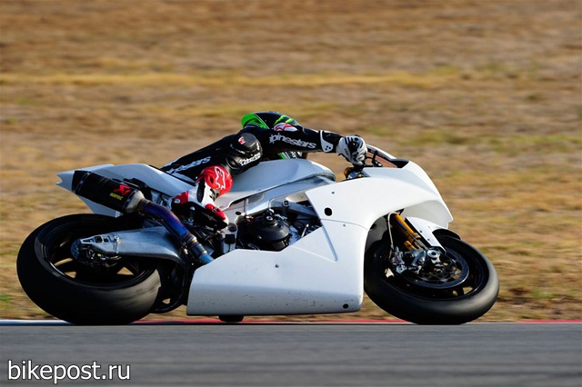 Aprilia RSV4 Factory 2014