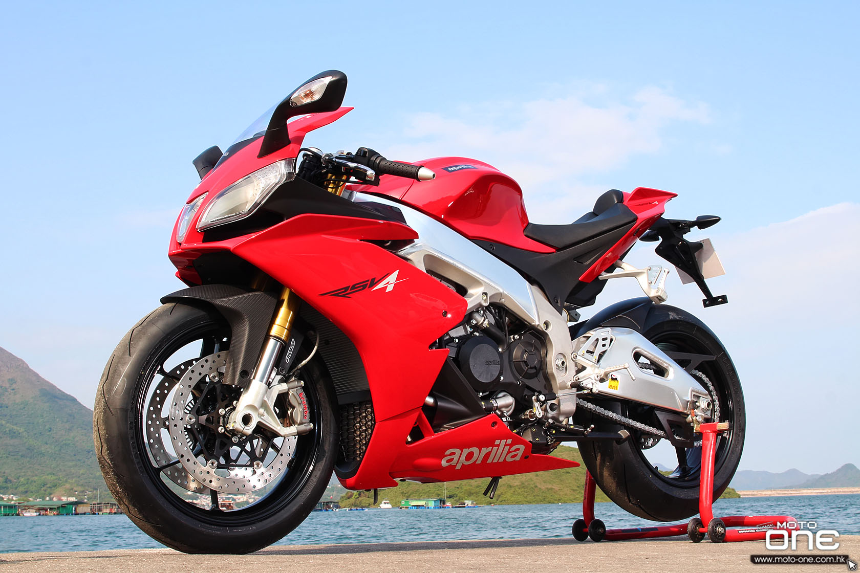Aprilia RSV4 R APRC