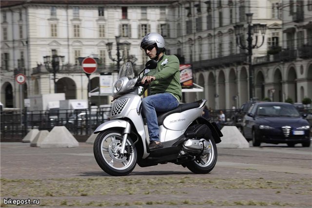 Aprilia Scarabeo 300