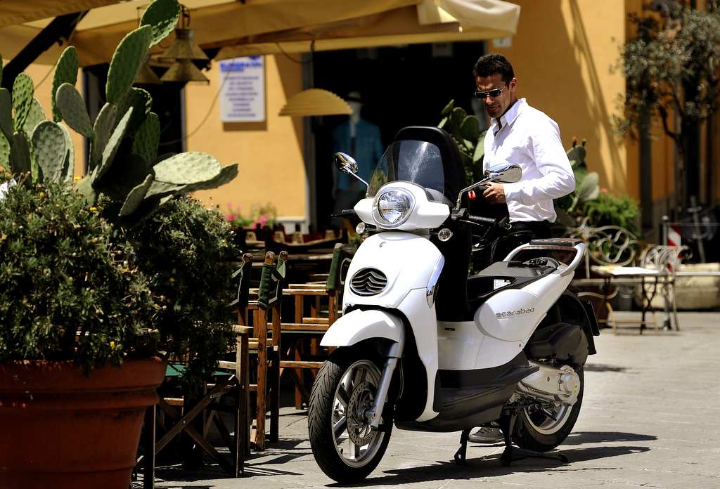 Aprilia Scarabeo Street