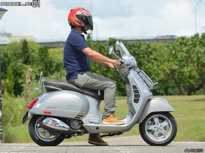 Aprilia SR Motard