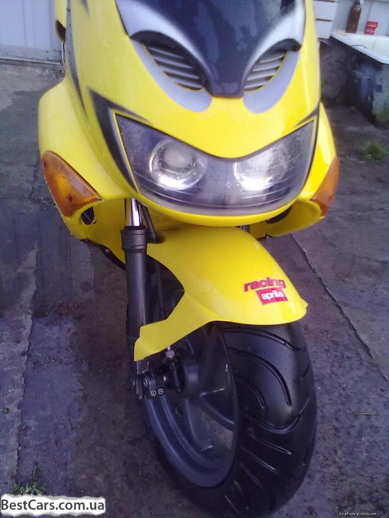 Aprilia SR Motard
