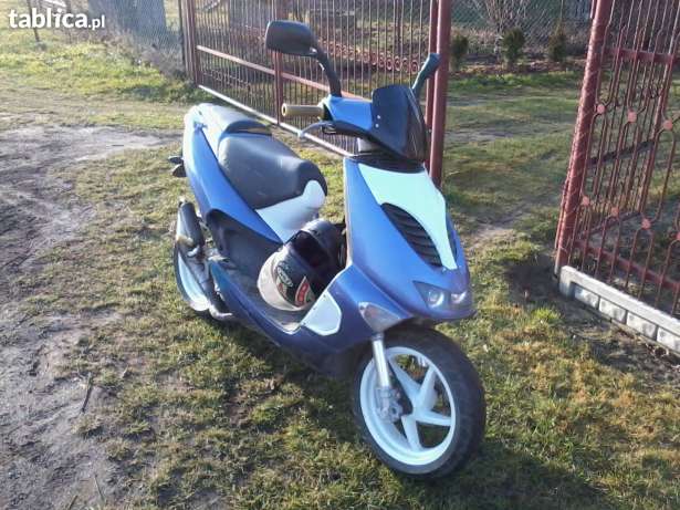 Aprilia SR Street