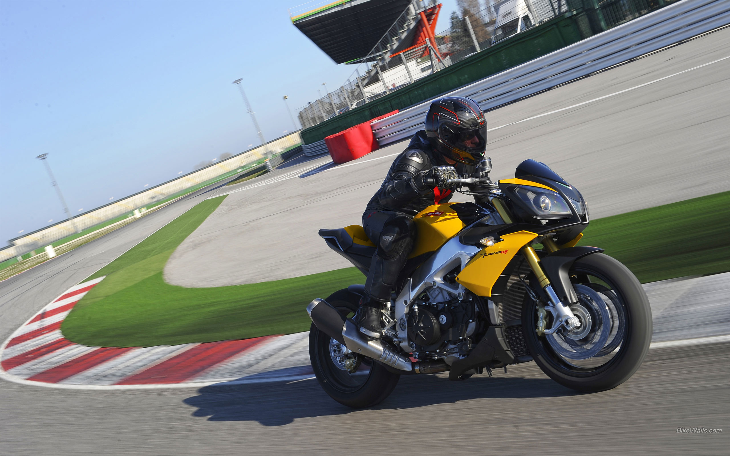 Aprilia Tuono 1000R