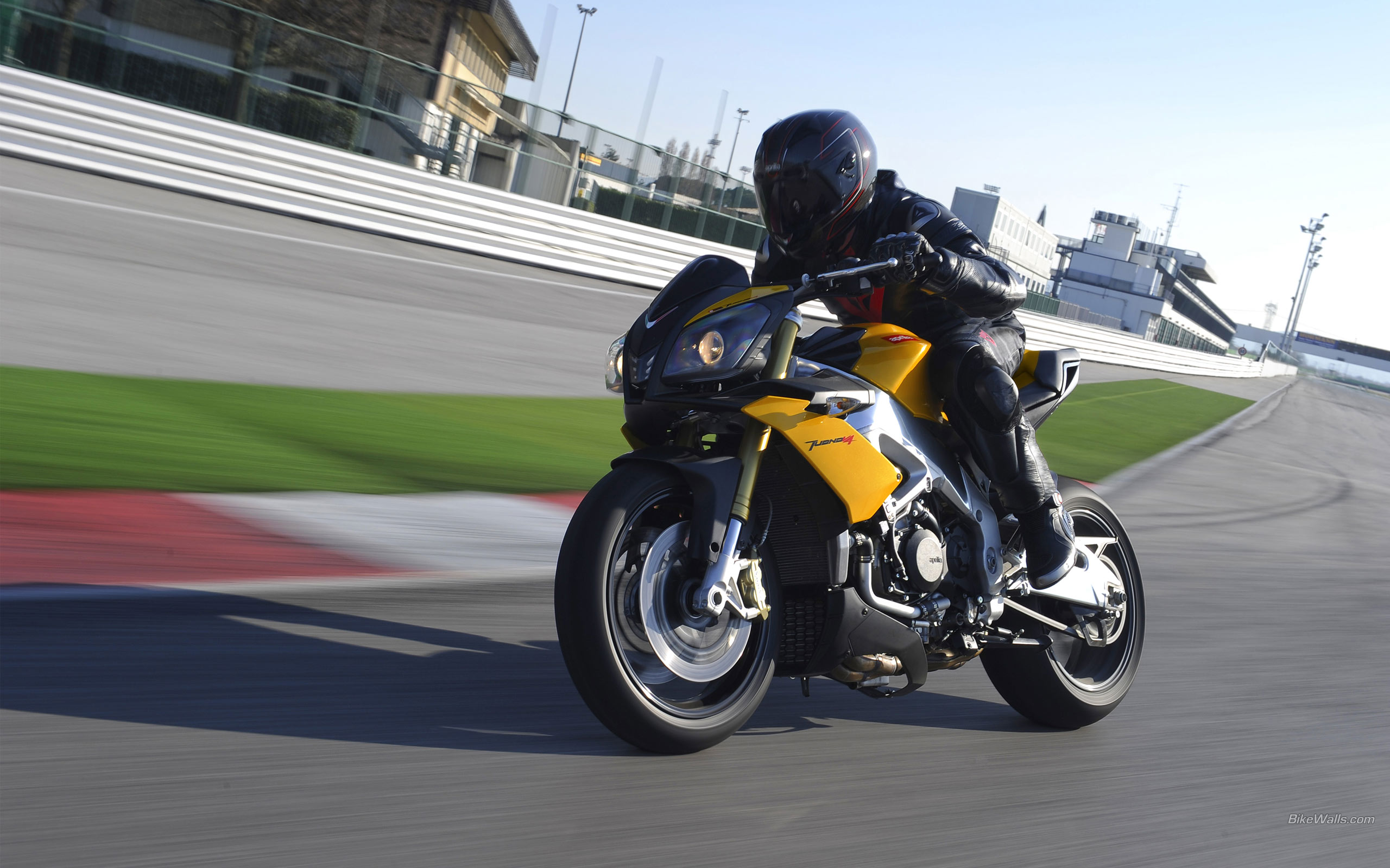 Aprilia Tuono 1000R