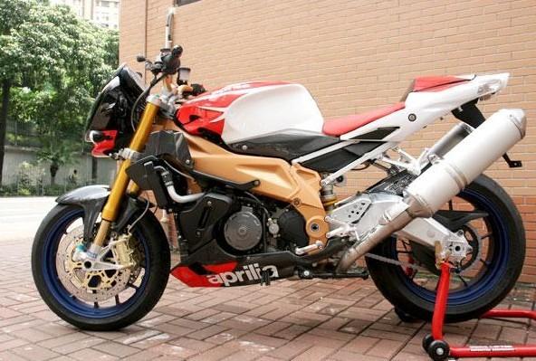 Aprilia Tuono Factory