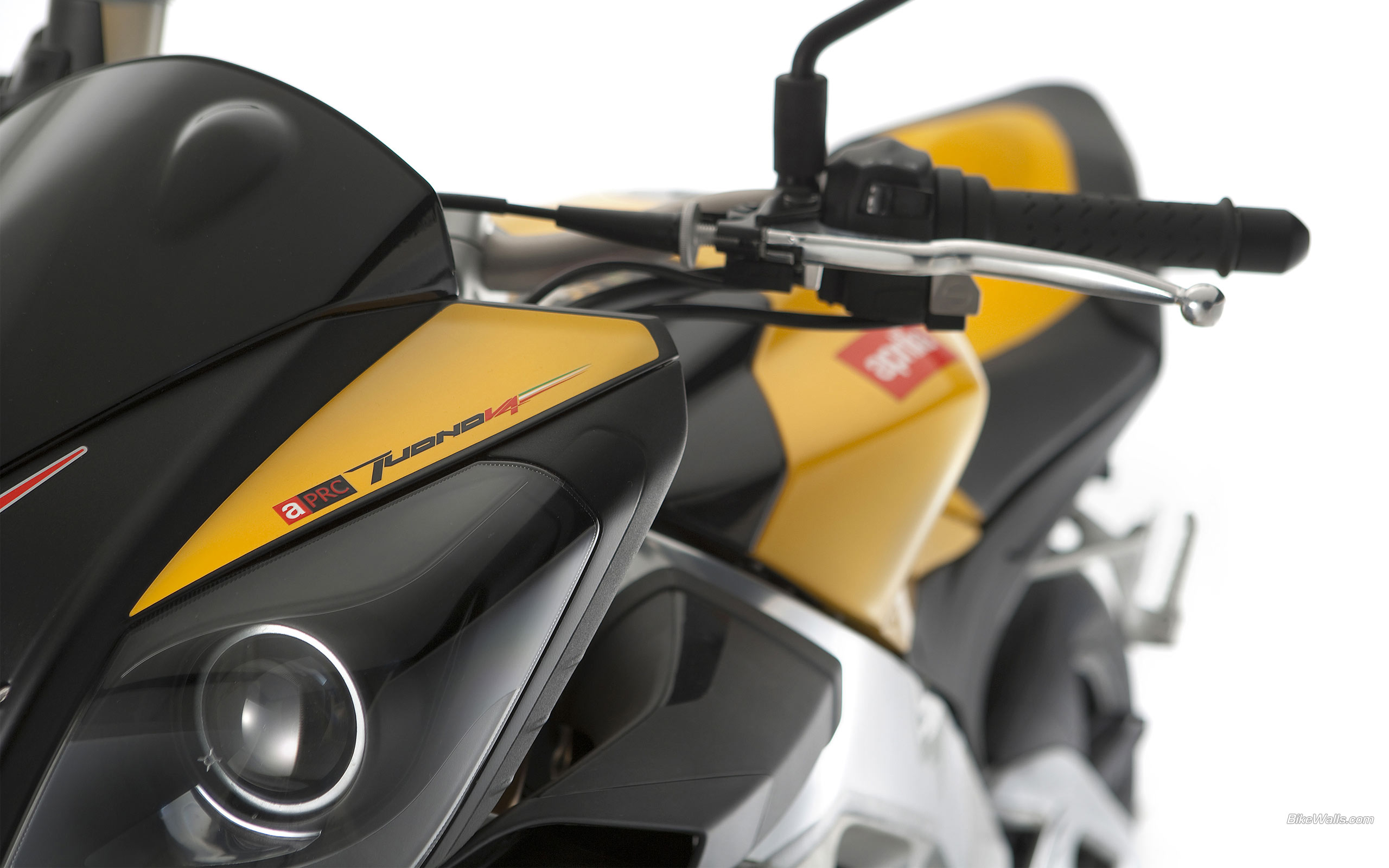 Aprilia Tuono Factory
