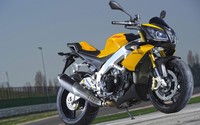 Aprilia Tuono V4 R