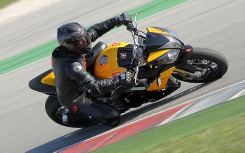 Aprilia Tuono V4R APRC