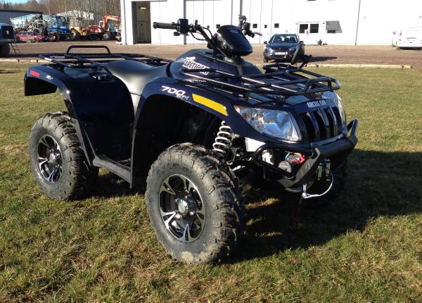 Arctic Cat 700 TRV
