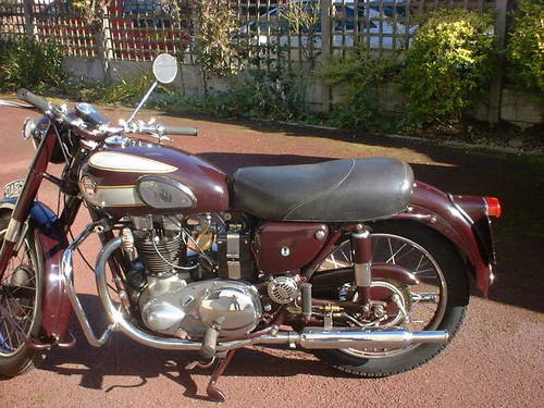 Ariel Huntmaster 650
