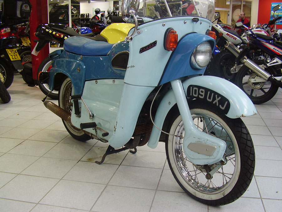 Ariel Leader 250