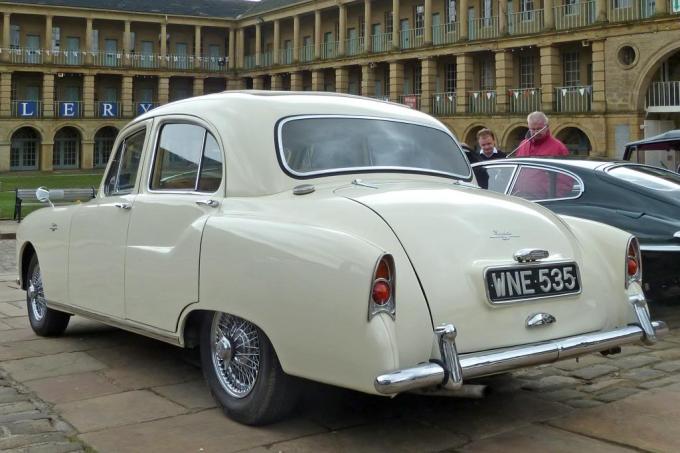 Armstrong Siddeley Star sapphire