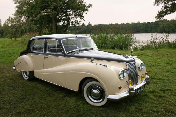 Armstrong Siddeley Star sapphire