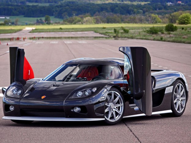 Ascari A10 black