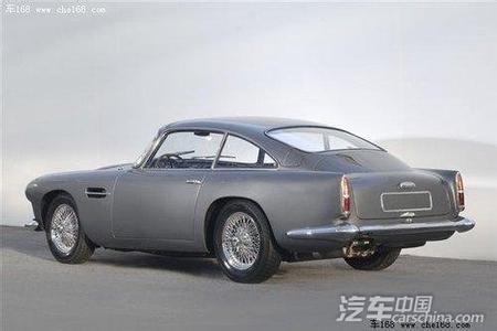 Aston Martin DB4