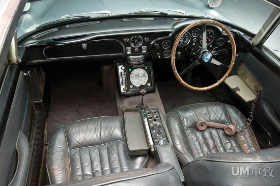 Aston Martin DB5 V12