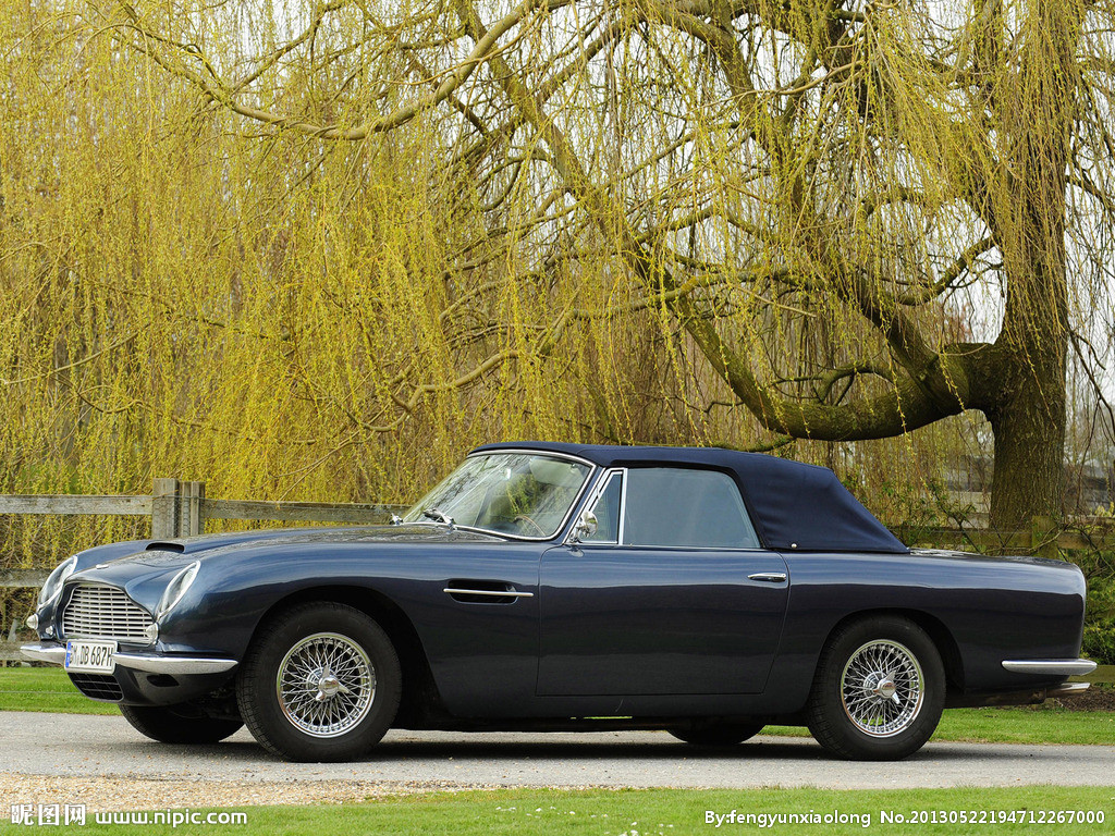 Aston Martin DB6