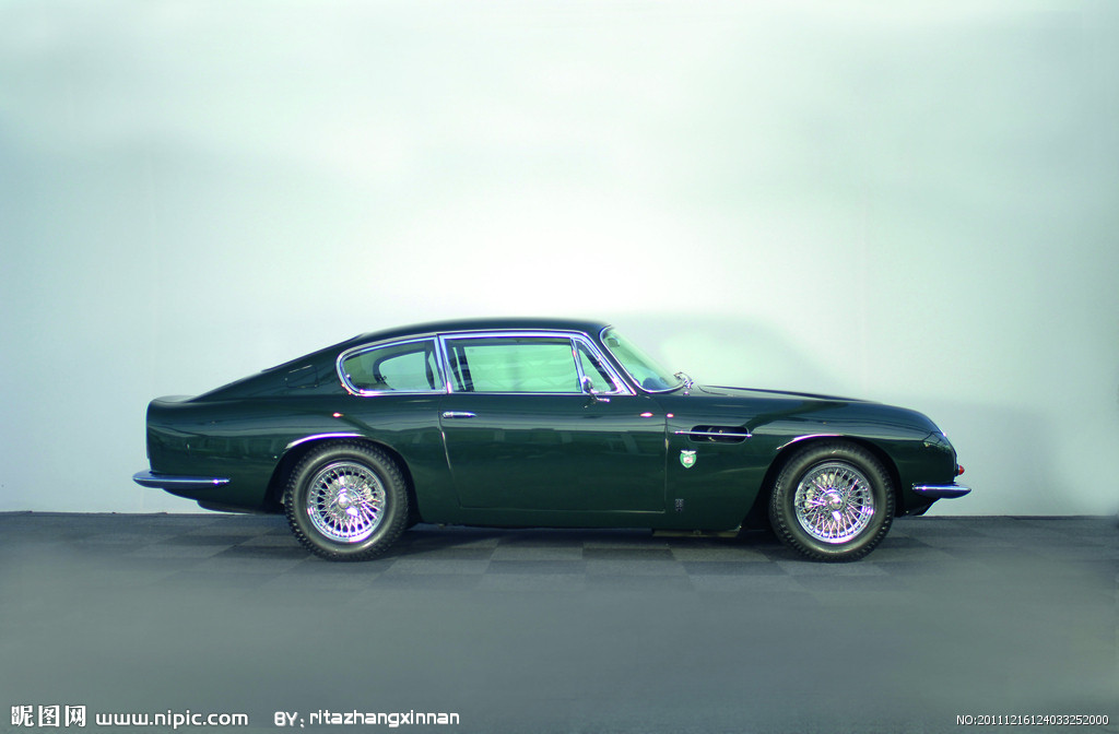 Aston Martin DB6