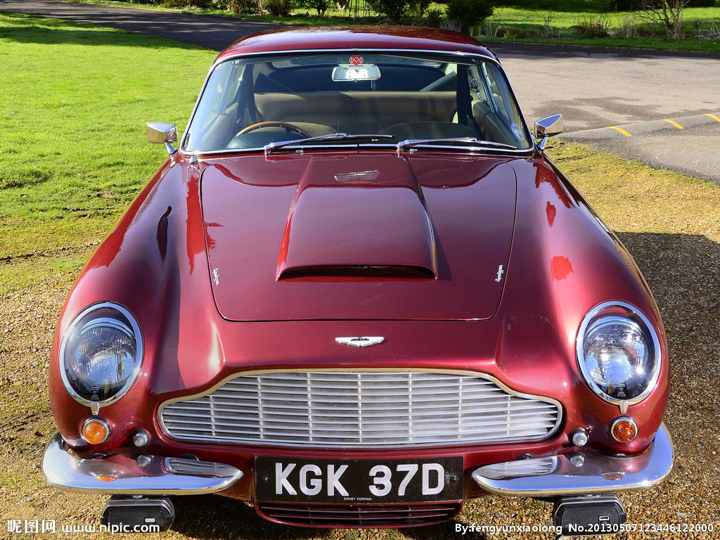 Aston Martin DB6