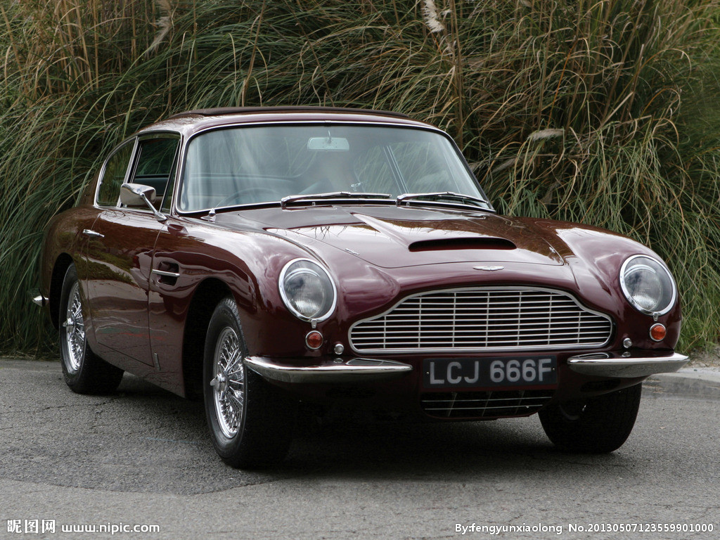 Aston Martin DB6