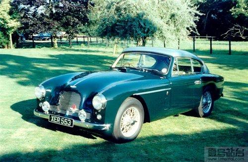 Aston Martin DB6 Volante