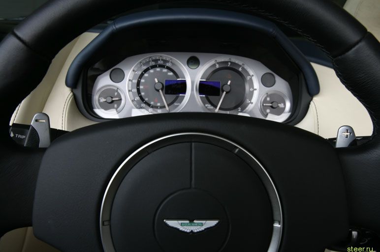 Aston Martin DB9 Volante