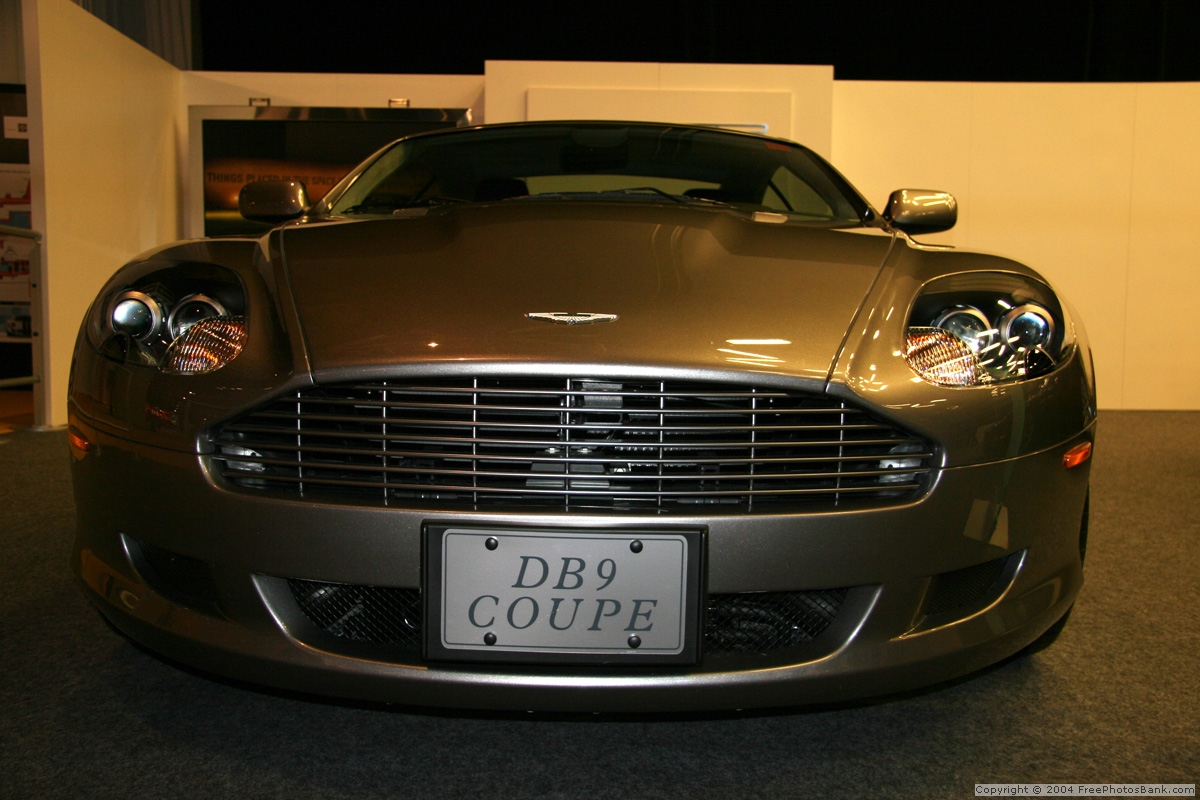 Aston Martin DB9