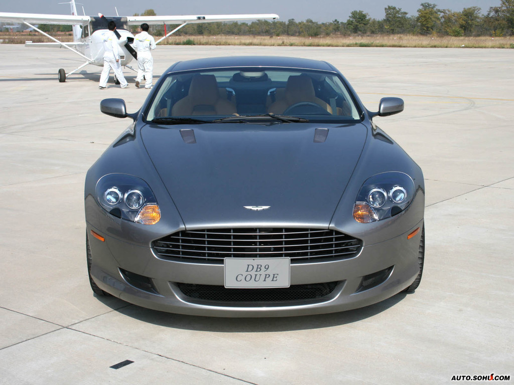 Aston Martin DB9 Carbon Edition