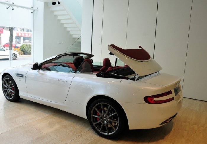 Aston Martin DB9 Convertible