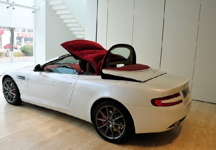 Aston Martin DB9 Convertible
