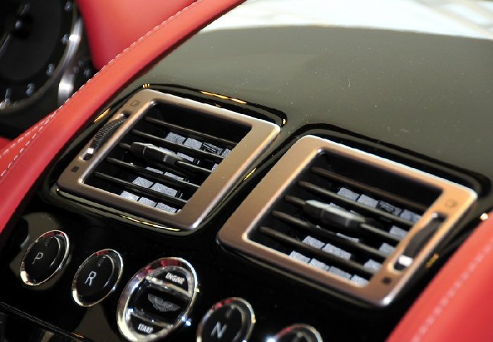 Aston Martin DB9 Coupe