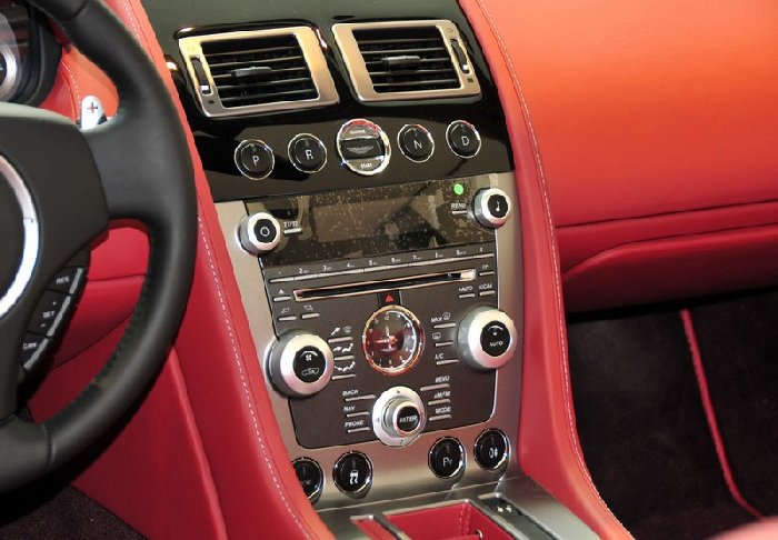 Aston Martin DB9 GT