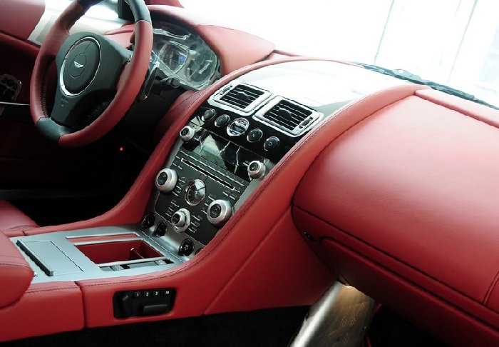 Aston Martin DB9 LM