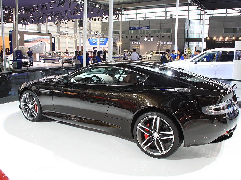 Aston Martin DB9 V12