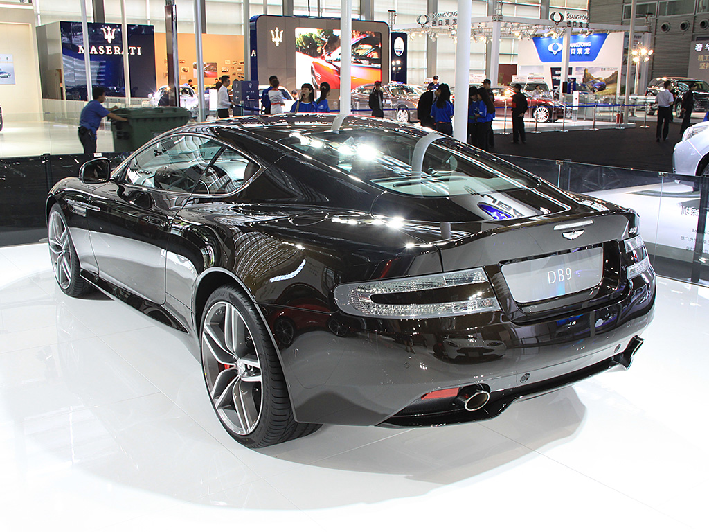 Aston Martin DB9 V12