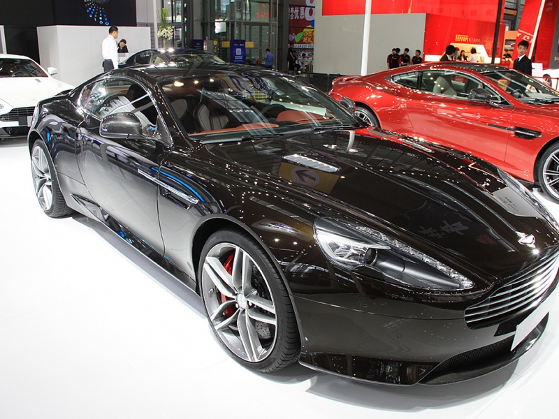 Aston Martin DB9 V12