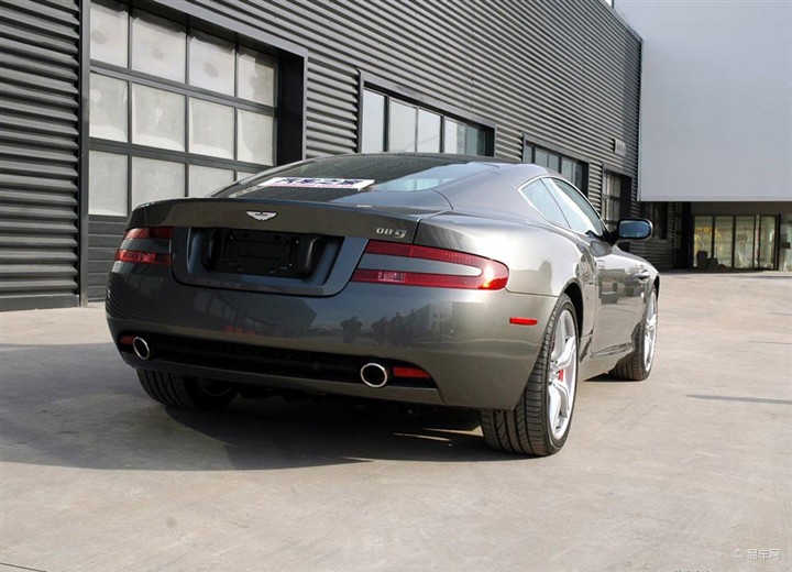Aston Martin DB9 V12
