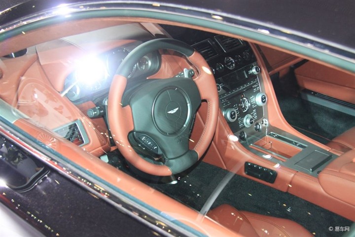 Aston Martin DB9 Vanquish