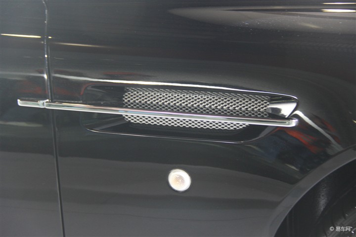 Aston Martin DB9 Vanquish